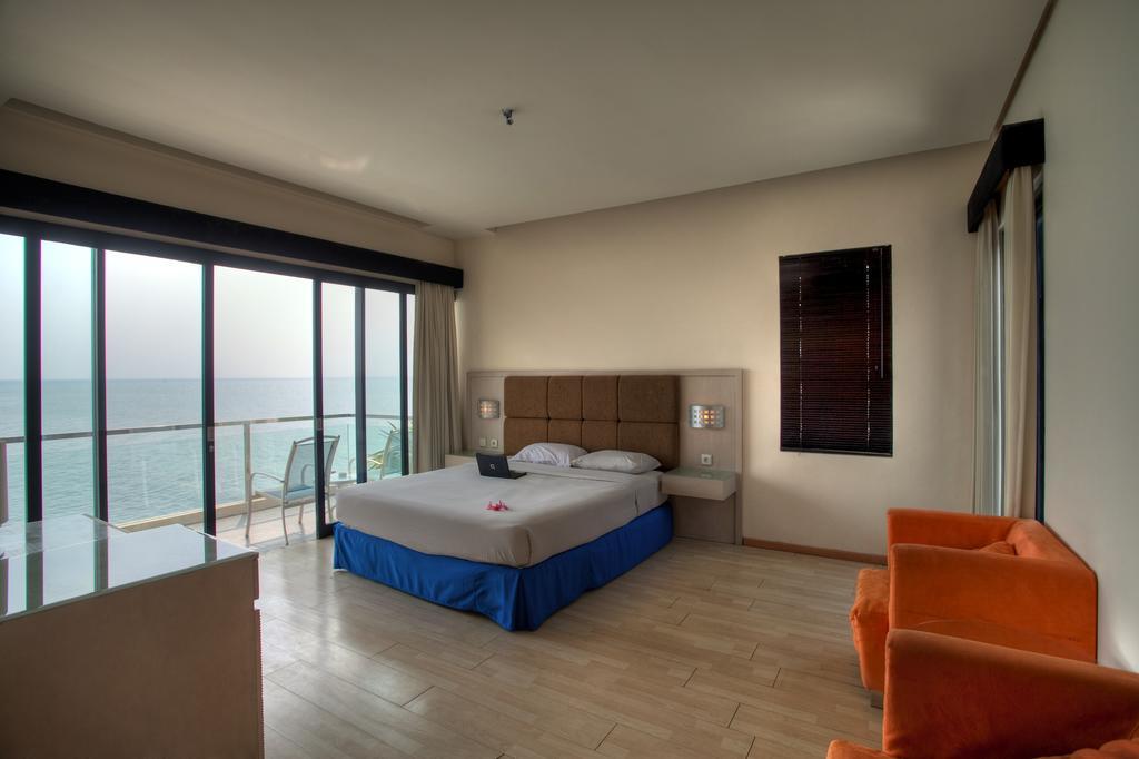 Tanjung Kodok Beach Resort Paciran Kamer foto