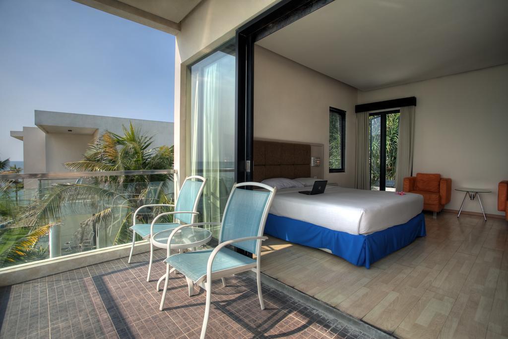 Tanjung Kodok Beach Resort Paciran Kamer foto