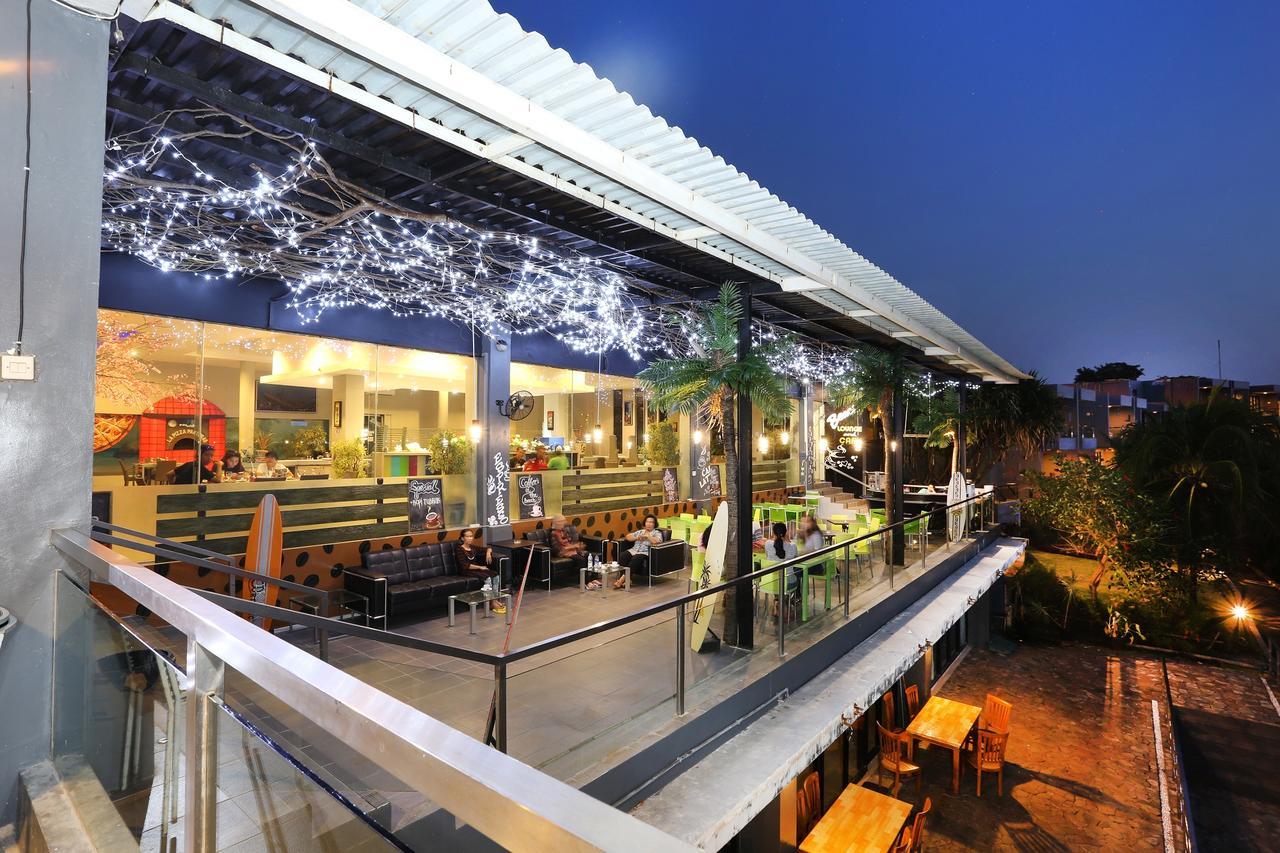 Tanjung Kodok Beach Resort Paciran Buitenkant foto